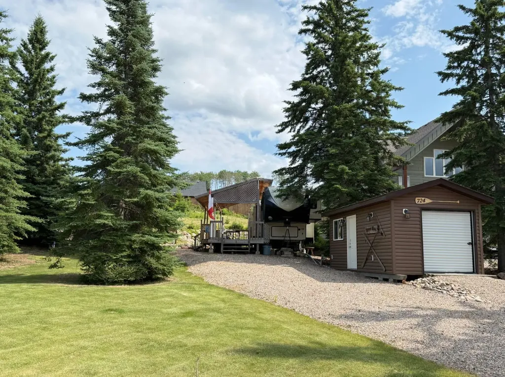 724 Spruce Street Lac Des Iles SK S0M 1A0