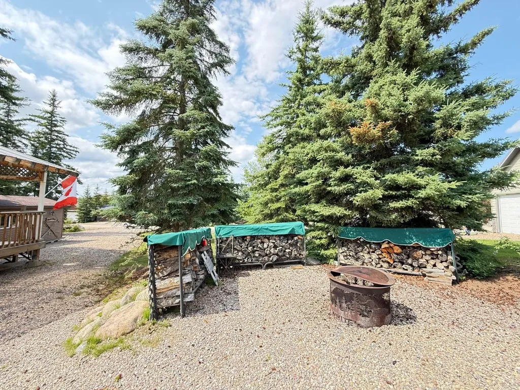 724 Spruce Street Lac Des Iles SK S0M 1A0