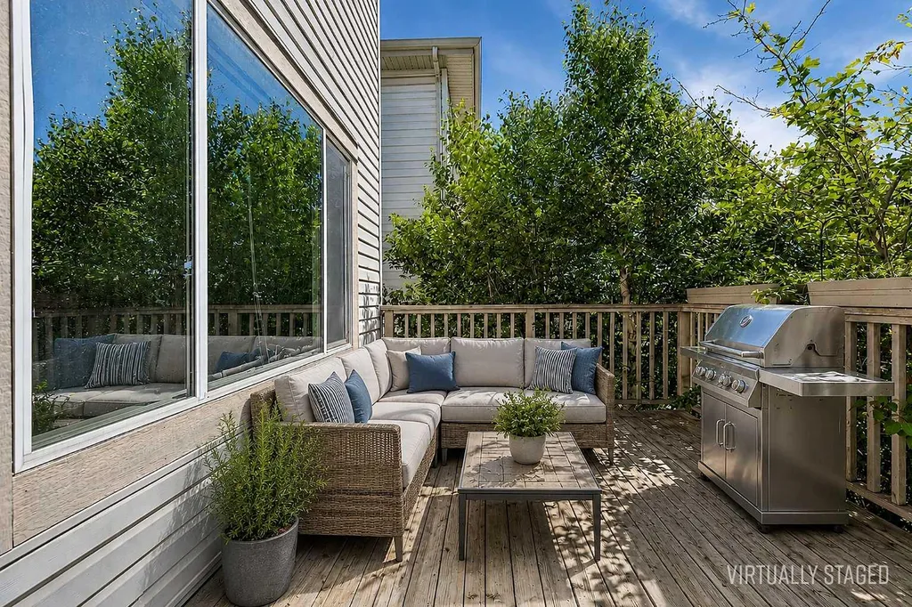 112 Panamount Rise NW Calgary AB T3K 6G1