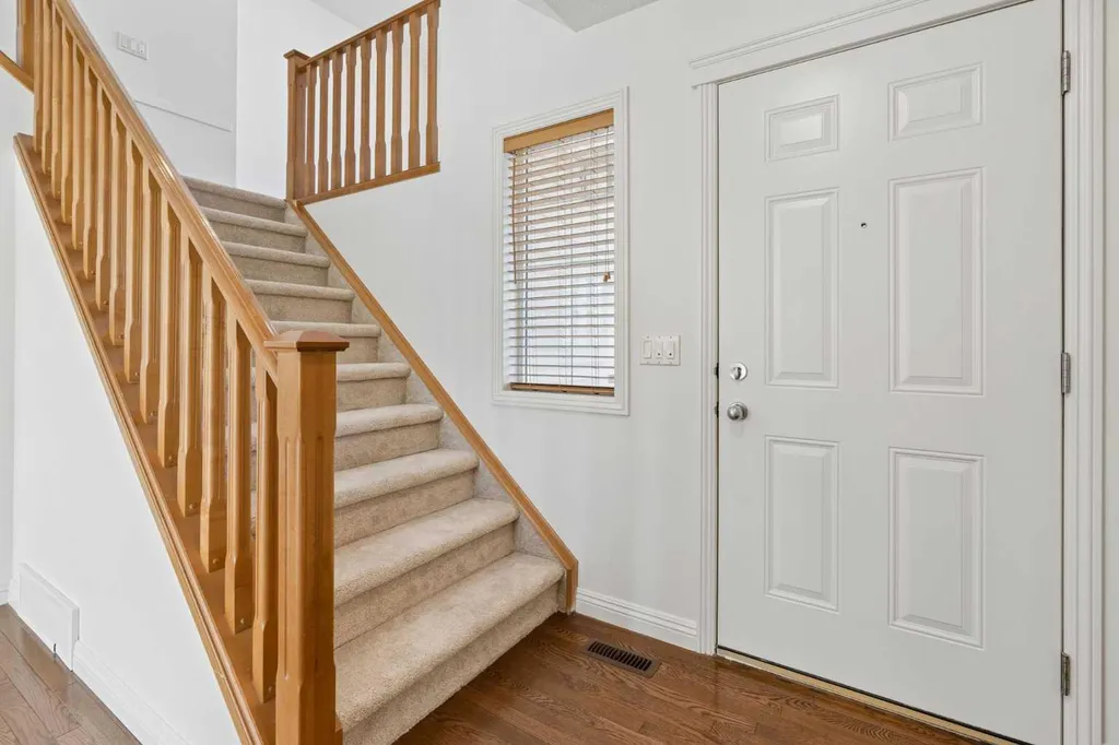 112 Panamount Rise NW Calgary AB T3K 6G1