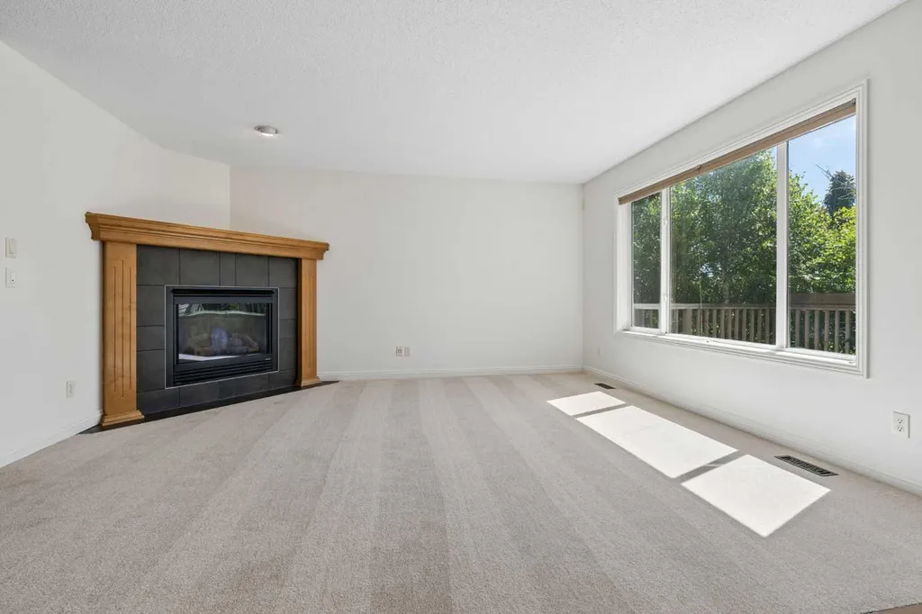 112 Panamount Rise NW Calgary AB T3K 6G1