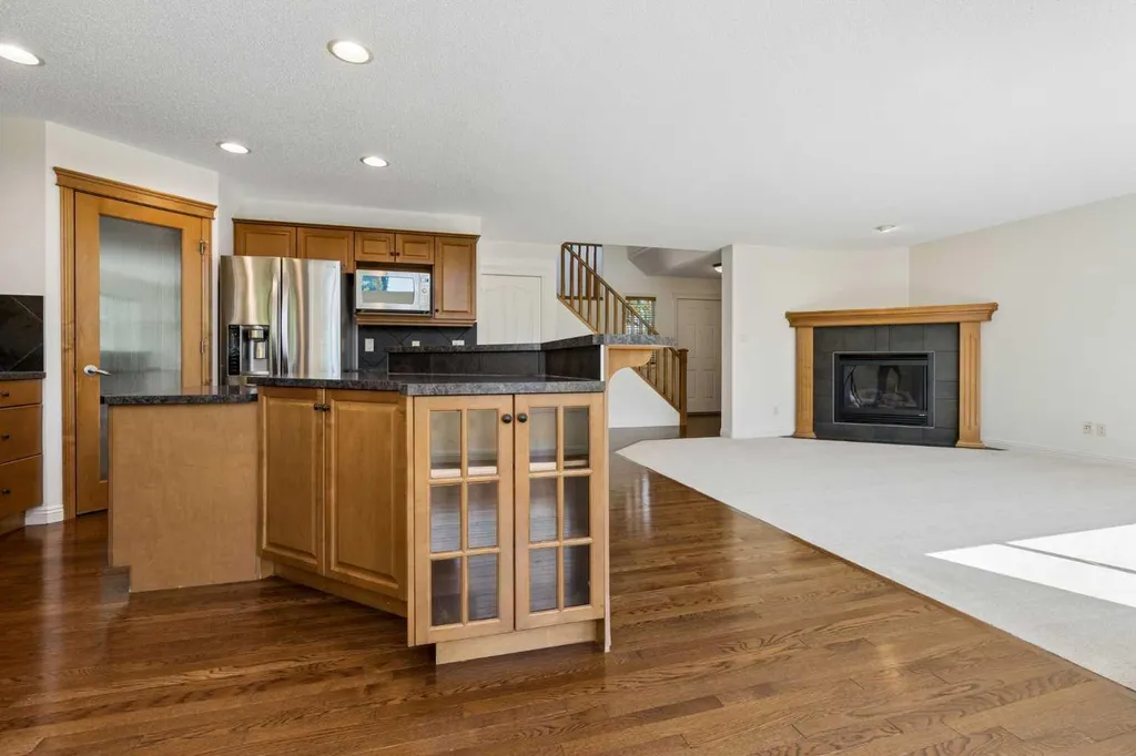 112 Panamount Rise NW Calgary AB T3K 6G1