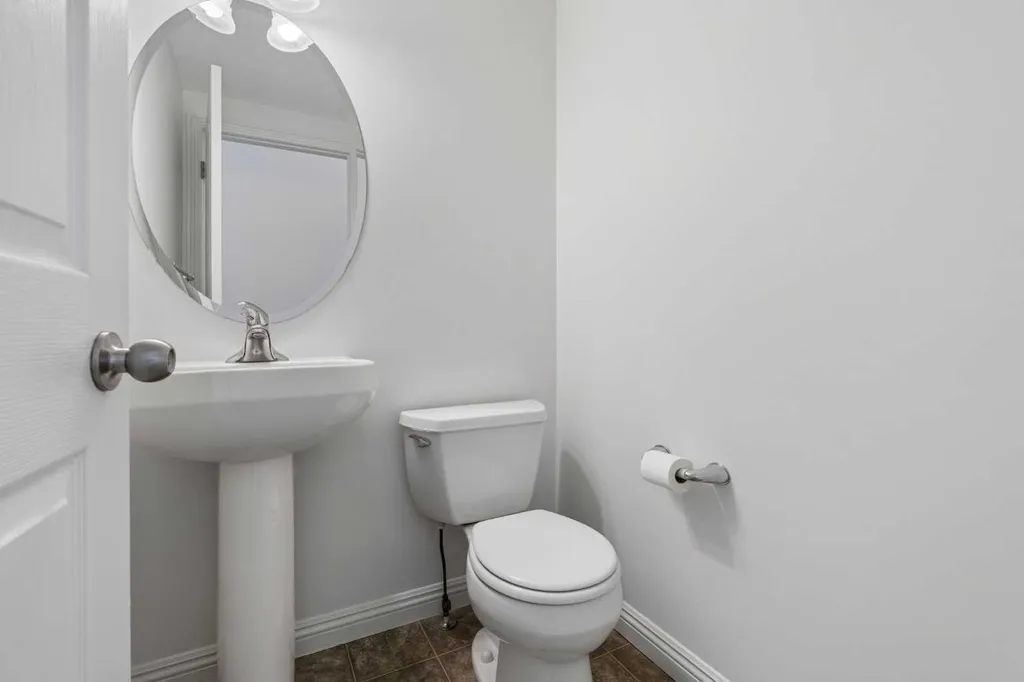 112 Panamount Rise NW Calgary AB T3K 6G1
