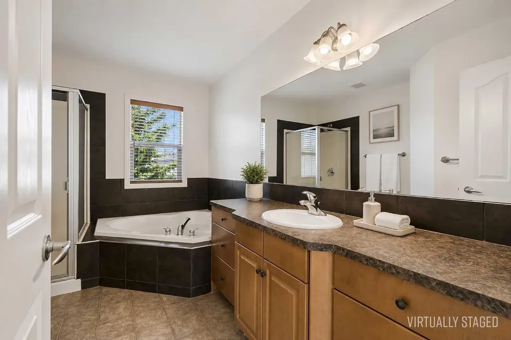 112 Panamount Rise NW Calgary AB T3K 6G1