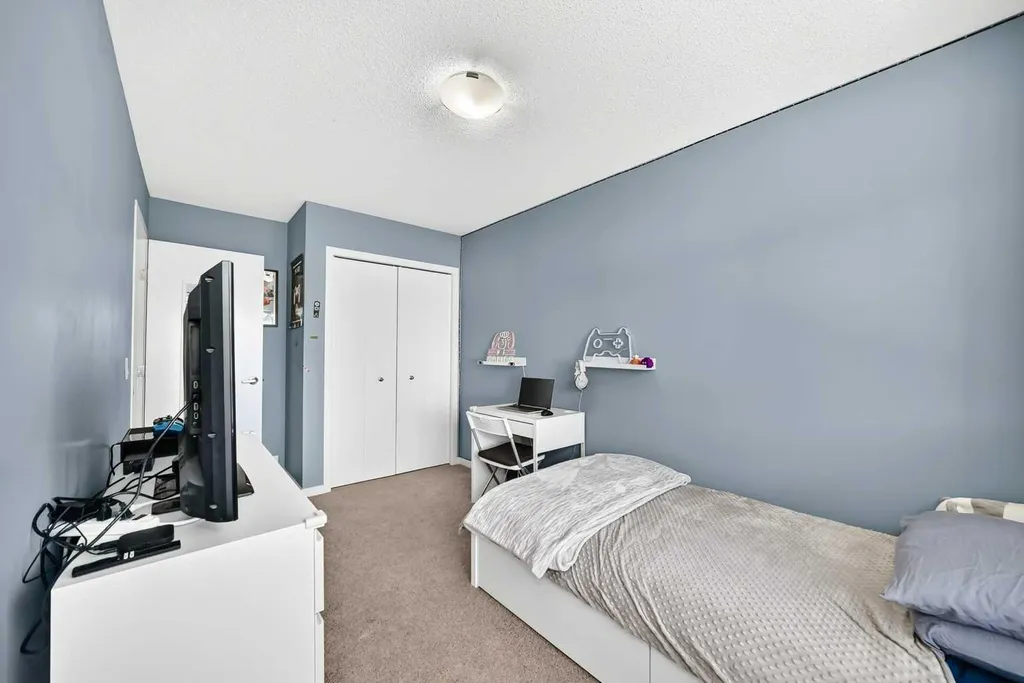 1907 Copperfield Boulevard SE Calgary AB T2Z 0Y8