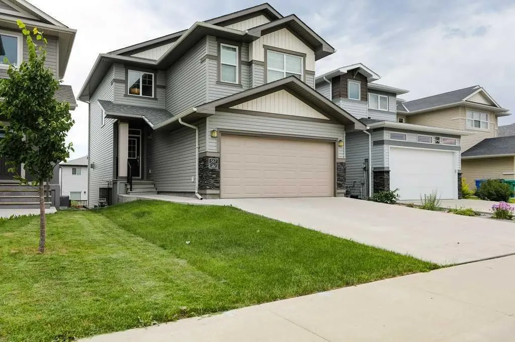 567 Moonlight Lane W Lethbridge AB T1J 5M1