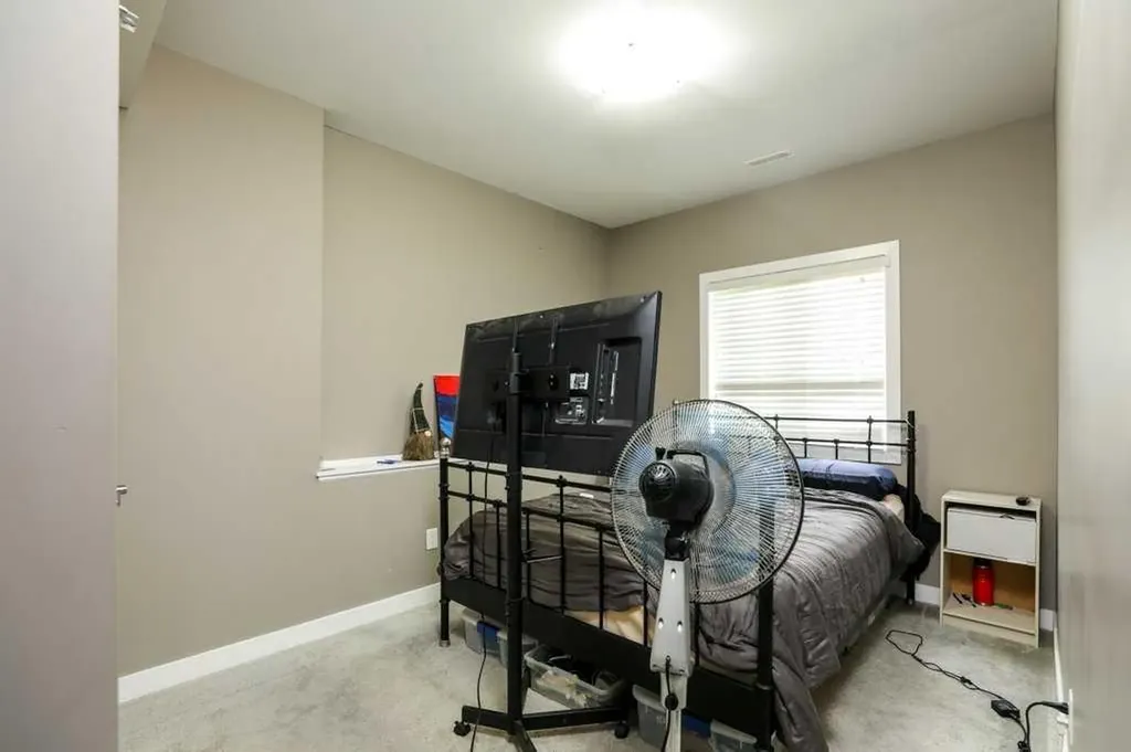 567 Moonlight Lane W Lethbridge AB T1J 5M1