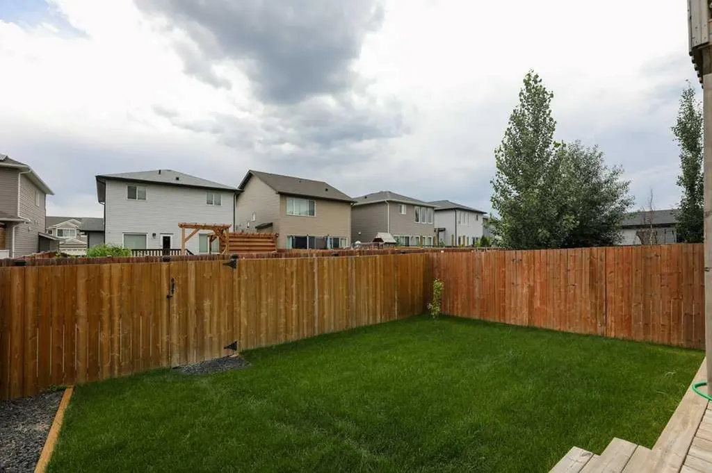 567 Moonlight Lane W Lethbridge AB T1J 5M1