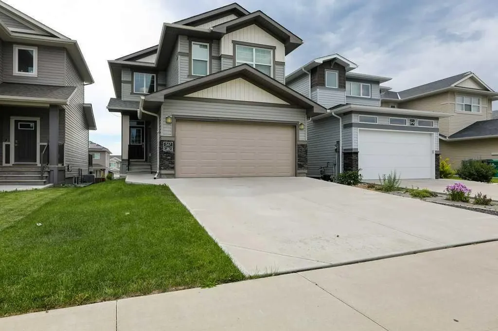 567 Moonlight Lane W Lethbridge AB T1J 5M1