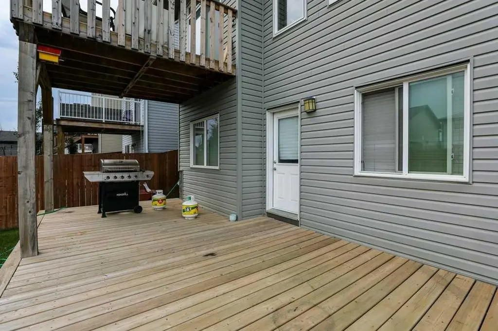 567 Moonlight Lane W Lethbridge AB T1J 5M1