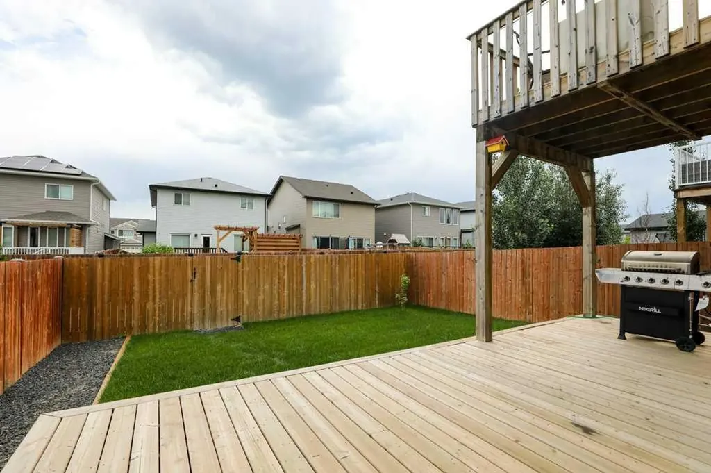 567 Moonlight Lane W Lethbridge AB T1J 5M1