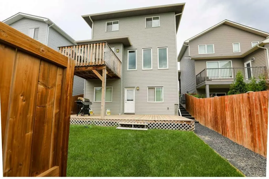 567 Moonlight Lane W Lethbridge AB T1J 5M1