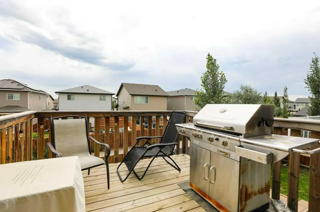 567 Moonlight Lane W Lethbridge AB T1J 5M1