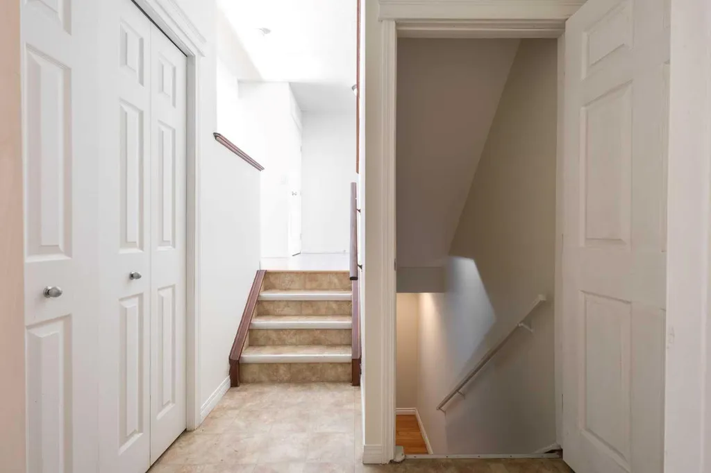 78 Cougar Plateau Way SW Calgary AB T3H 5S4