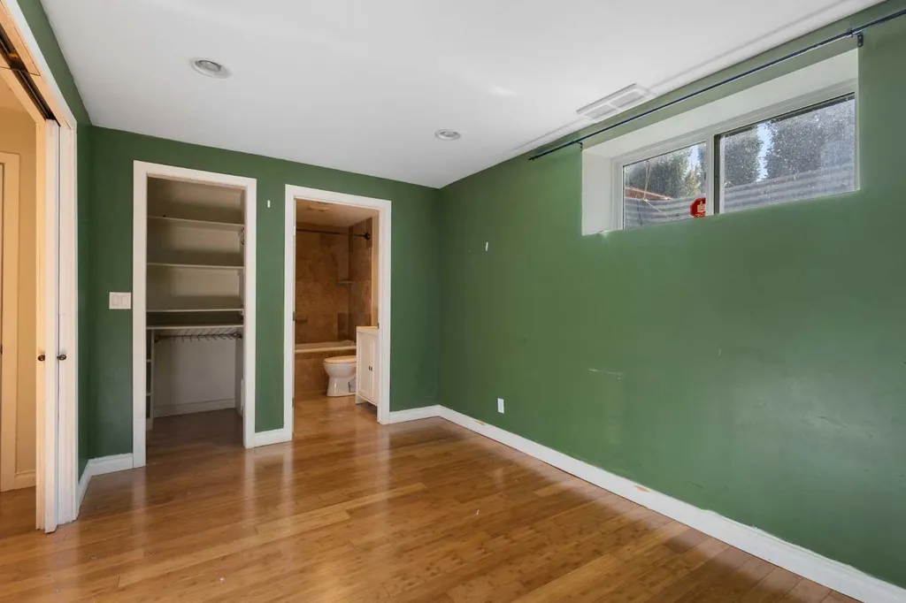 78 Cougar Plateau Way SW Calgary AB T3H 5S4