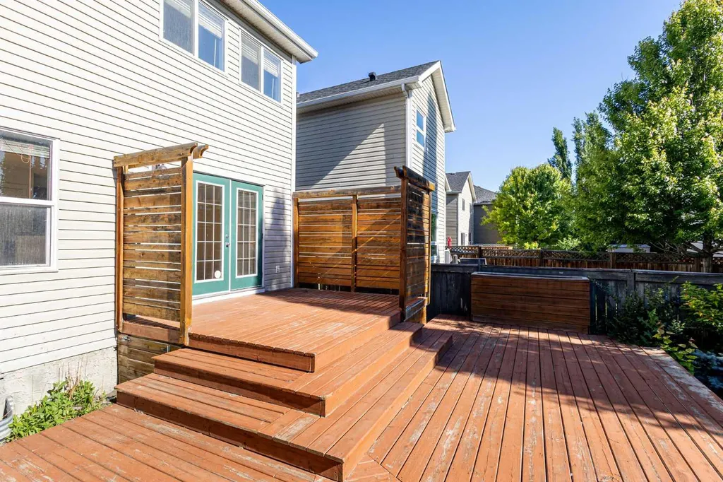 78 Cougar Plateau Way SW Calgary AB T3H 5S4