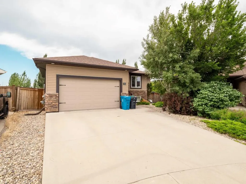 350 Mt Sunburst Way W Lethbridge AB T1K 3J9