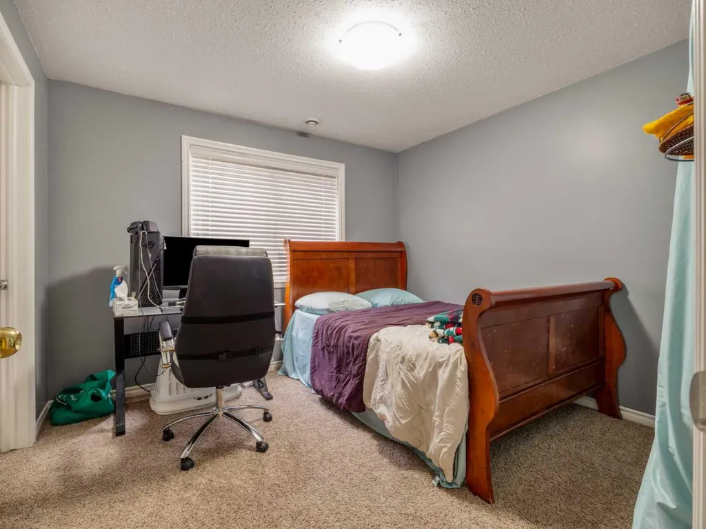 350 Mt Sunburst Way W Lethbridge AB T1K 3J9