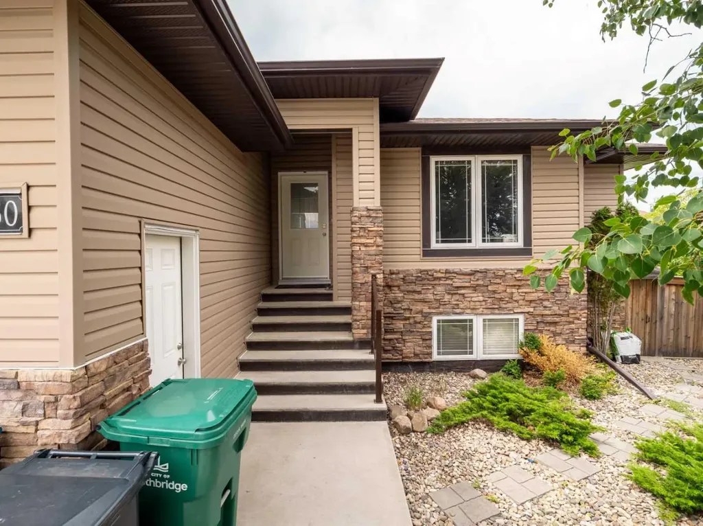 350 Mt Sunburst Way W Lethbridge AB T1K 3J9