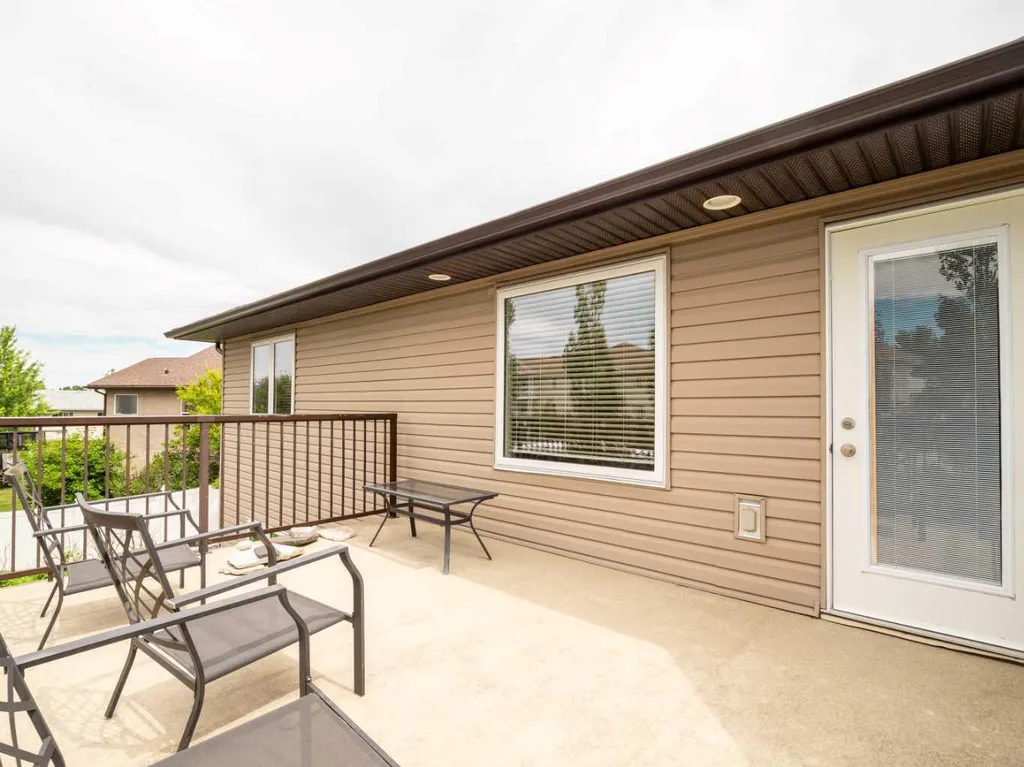 350 Mt Sunburst Way W Lethbridge AB T1K 3J9