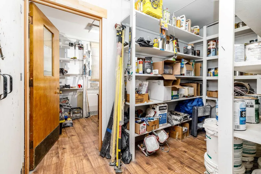 2460 36 Avenue Rural Red Deer County AB T4S 2G3