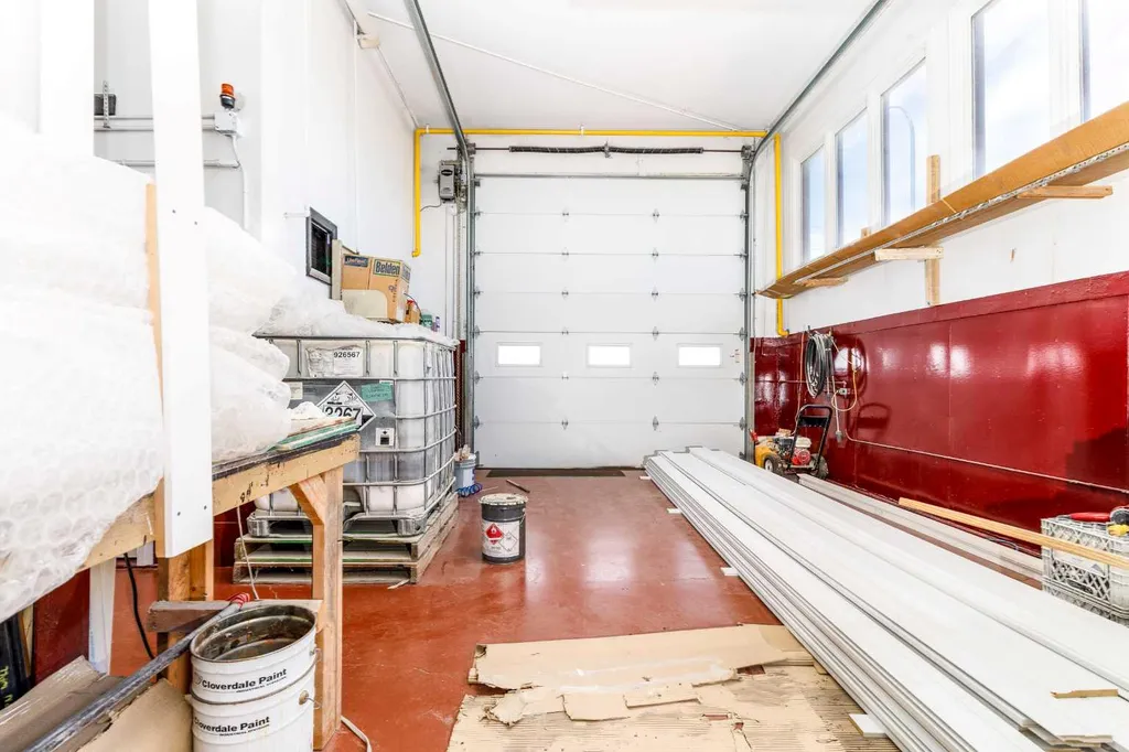 2460 36 Avenue Rural Red Deer County AB T4S 2G3