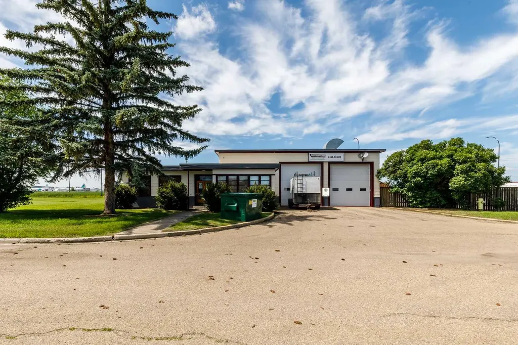 2460 36 Avenue Rural Red Deer County AB T4S 2G3