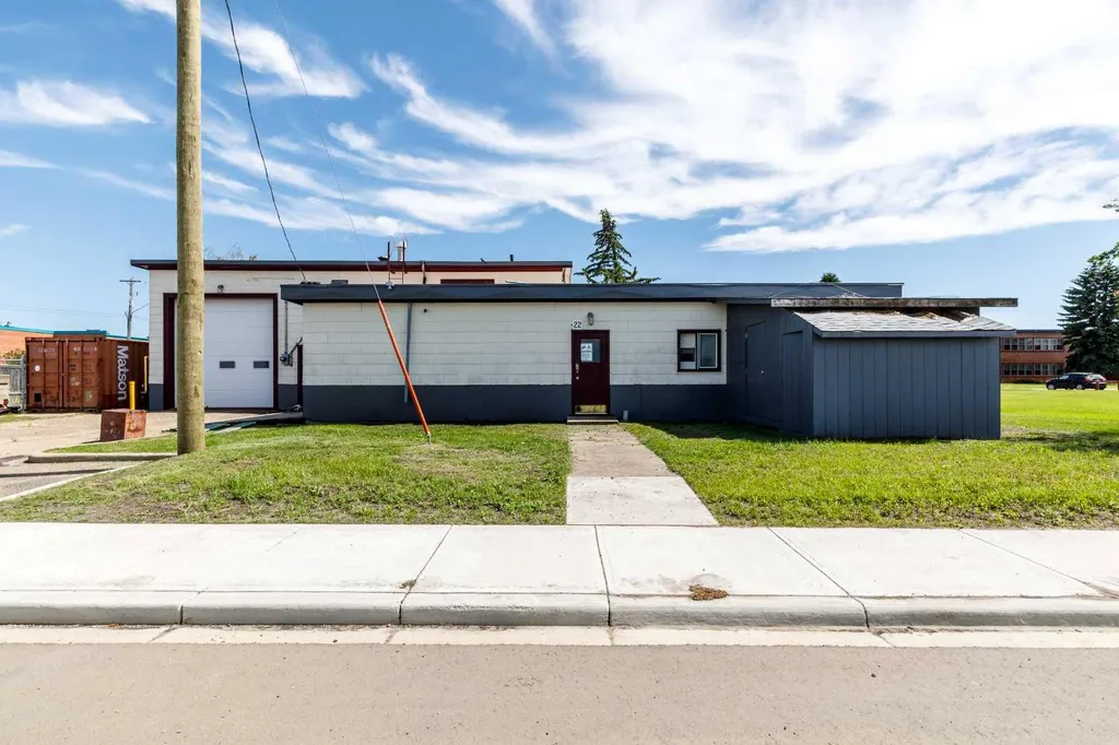 2460 36 Avenue Rural Red Deer County AB T4S 2G3