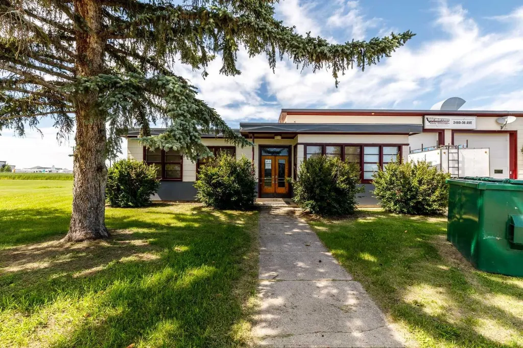 2460 36 Avenue Rural Red Deer County AB T4S 2G3