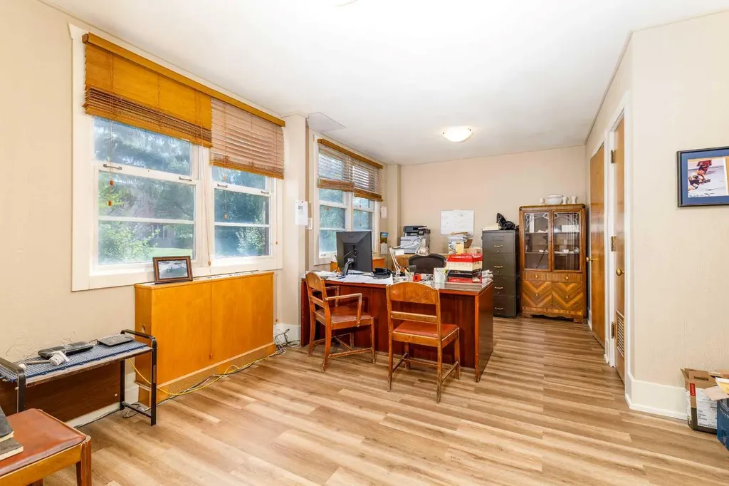 2460 36 Avenue Rural Red Deer County AB T4S 2G3
