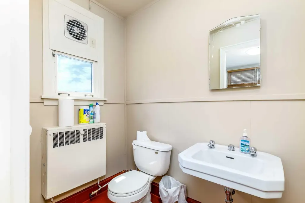 2460 36 Avenue Rural Red Deer County AB T4S 2G3
