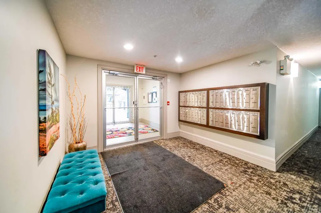 518 33 Street NW Calgary AB T2N2W4