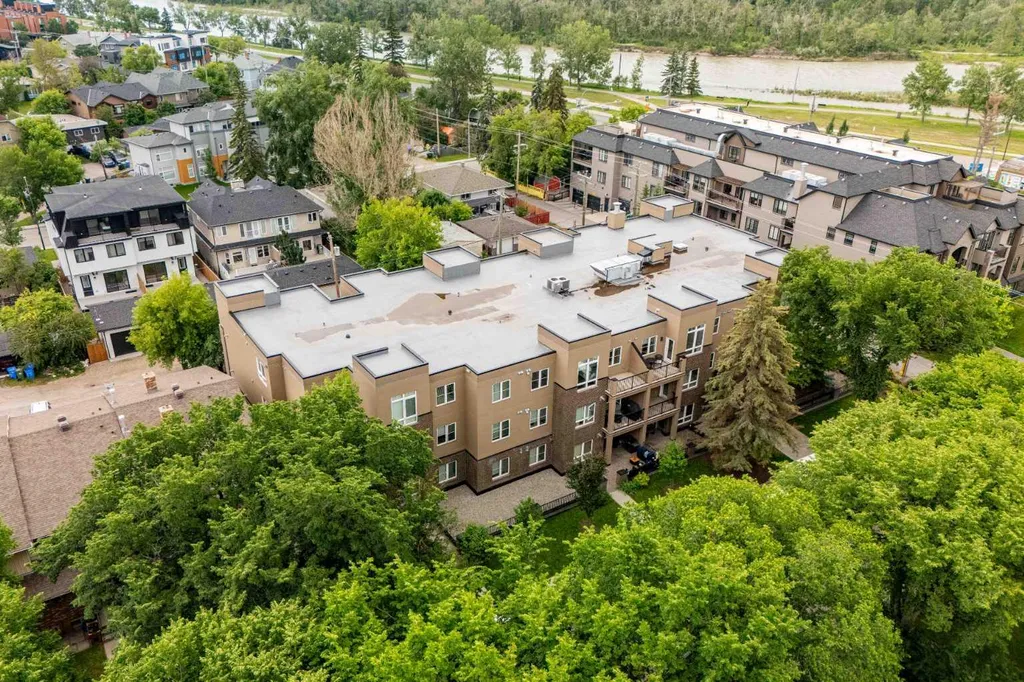 518 33 Street NW Calgary AB T2N2W4