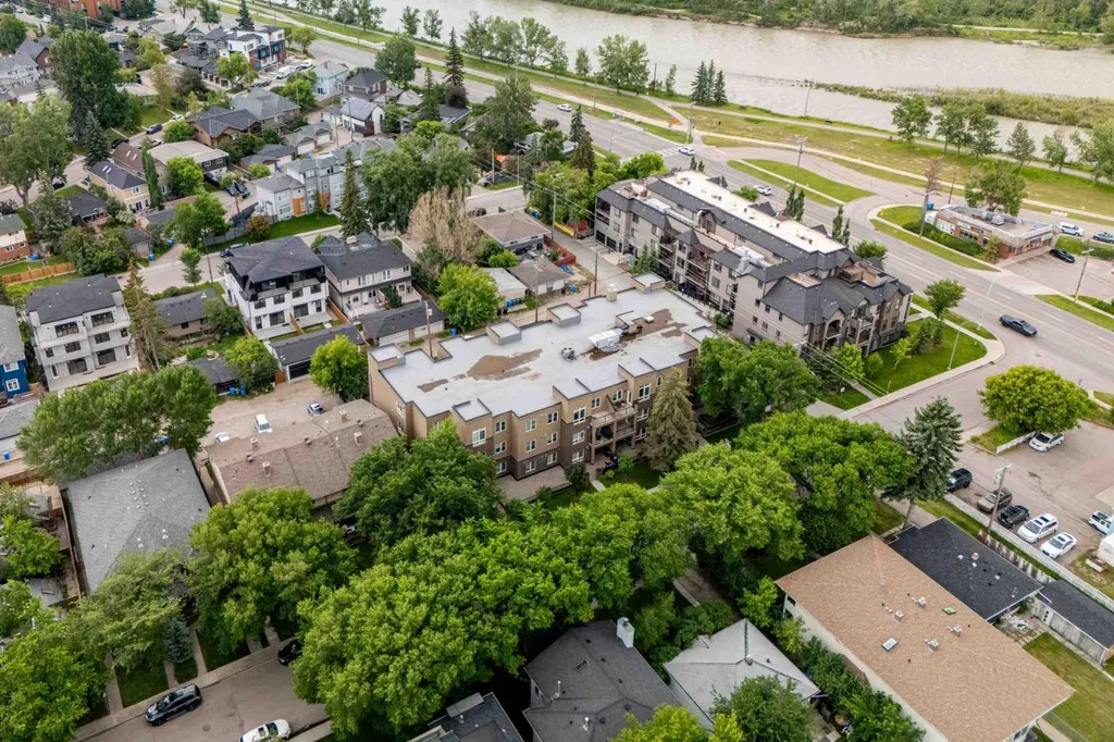 518 33 Street NW Calgary AB T2N2W4