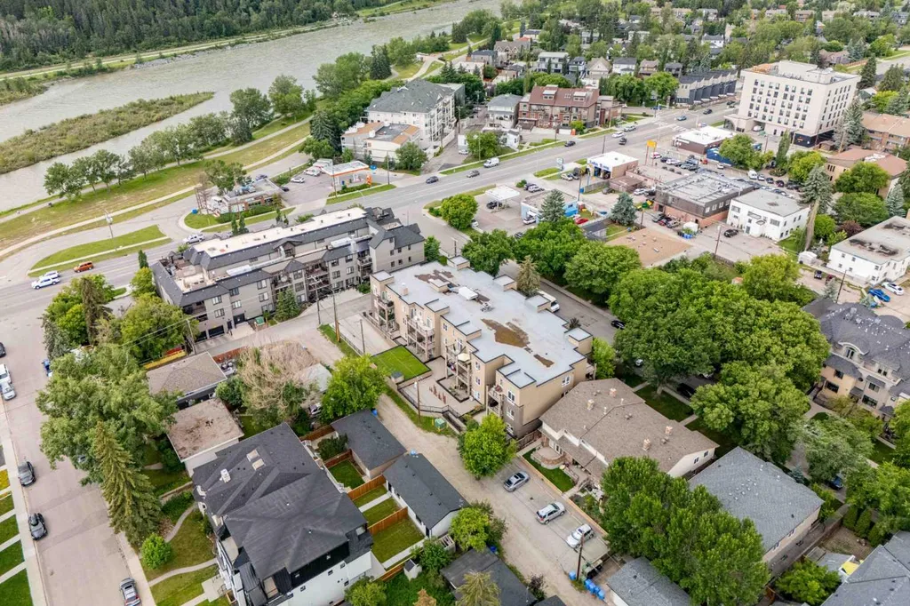518 33 Street NW Calgary AB T2N2W4
