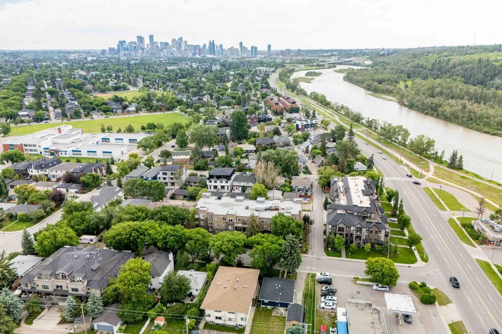 518 33 Street NW Calgary AB T2N2W4