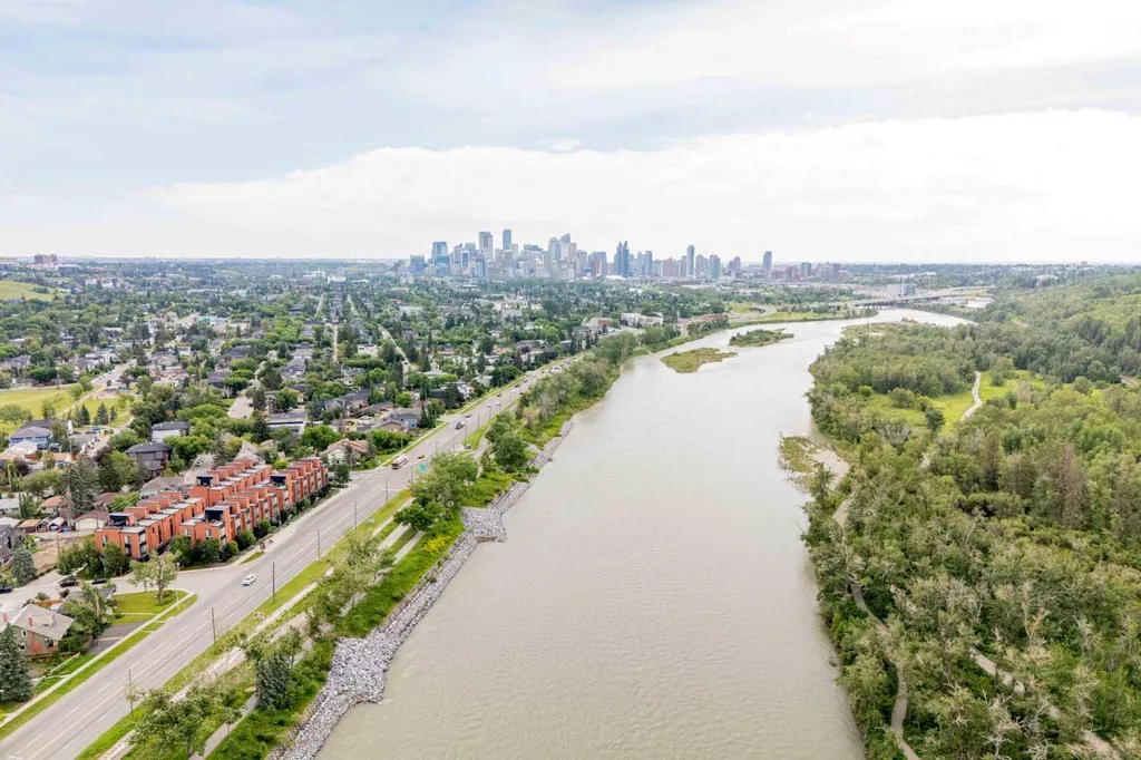 518 33 Street NW Calgary AB T2N2W4