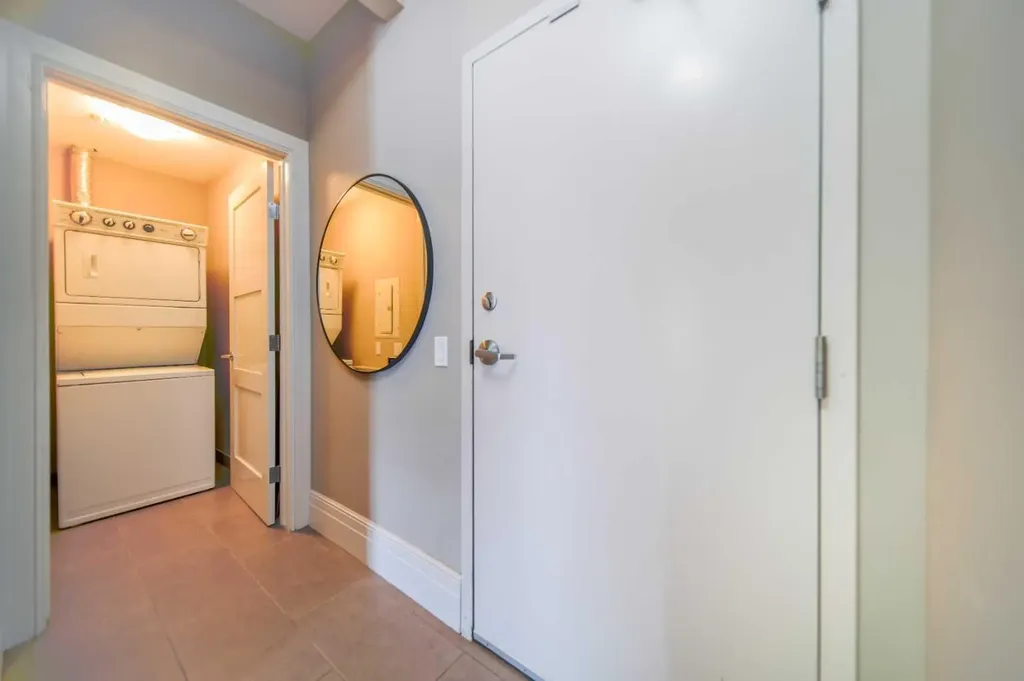 518 33 Street NW Calgary AB T2N2W4