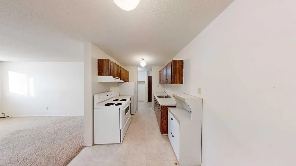 9656 Hillcrest Drive Grande Prairie AB T8V1B1