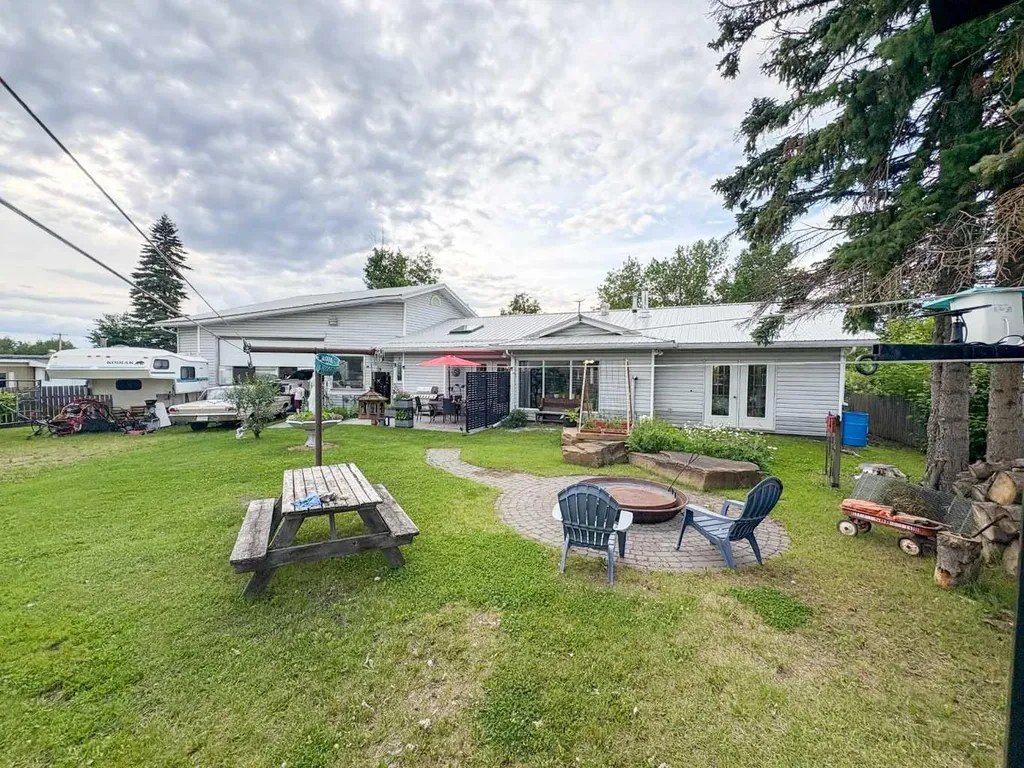 5216 51 Avenue Valleyview AB T4N 4B4