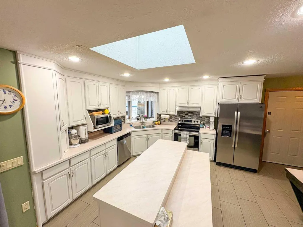 5216 51 Avenue Valleyview AB T4N 4B4