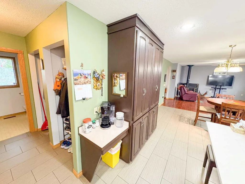 5216 51 Avenue Valleyview AB T4N 4B4