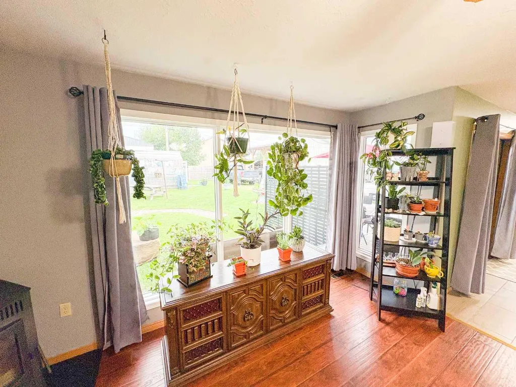5216 51 Avenue Valleyview AB T4N 4B4
