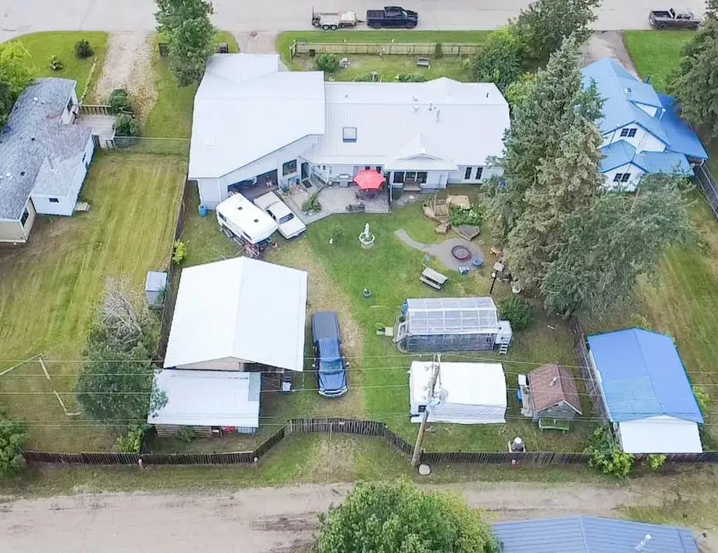 5216 51 Avenue Valleyview AB T4N 4B4