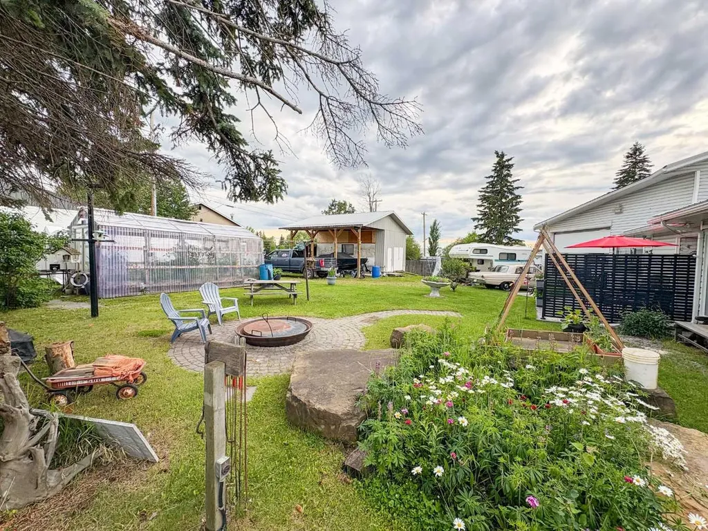 5216 51 Avenue Valleyview AB T4N 4B4