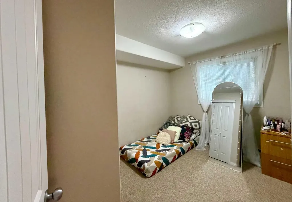 9604 Manning Avenue Fort Mcmurray AB T9H 3M7