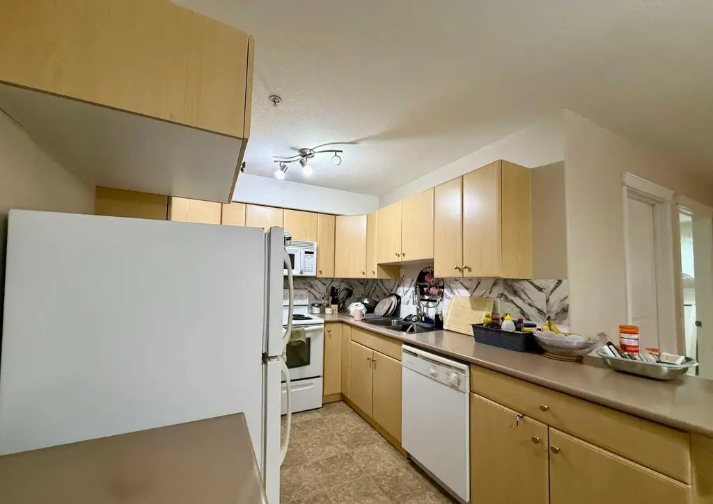 9604 Manning Avenue Fort Mcmurray AB T9H 3M7