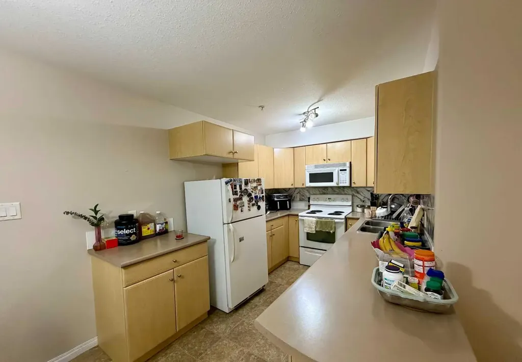 9604 Manning Avenue Fort Mcmurray AB T9H 3M7