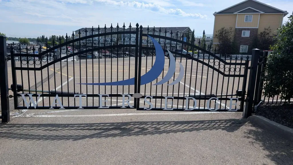 5230 Lakeshore Drive Sylvan Lake AB T4S 1Y9