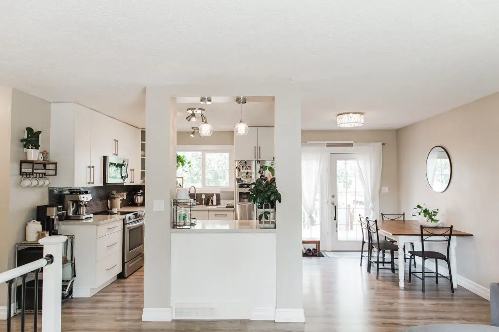 9422 64 Avenue Grande Prairie AB T8W 1B5